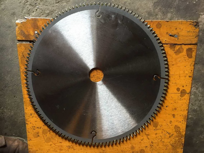 T. C. T Saw Blades for Cutting Aluminum and Other Alloy Materials